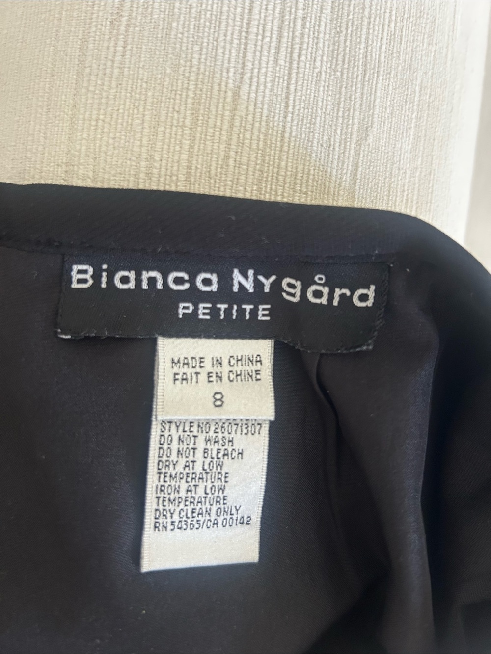 Bianca Nygard Classic Black Pencil Skirt Size 8P - Picture 3 of 4